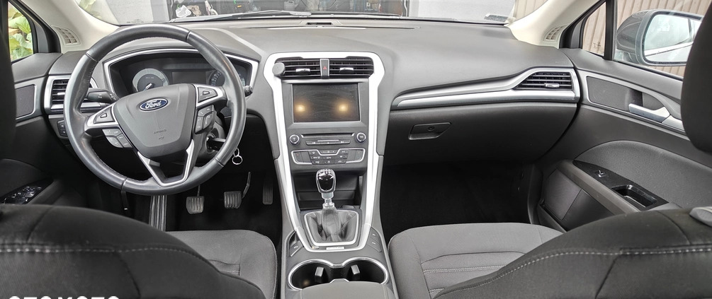 Ford Mondeo cena 64500 przebieg: 106000, rok produkcji 2017 z Września małe 277